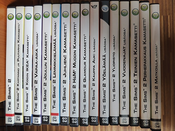 Sims 2 peruspeli ja lisäosat