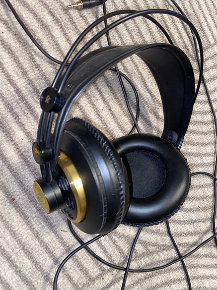 AKG K240 kuulokkeet