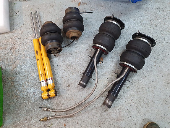 Airlift VW Volkswagen Golf Bora Beetle Octavia A3 Leon ilmajouset ilma-alusta
