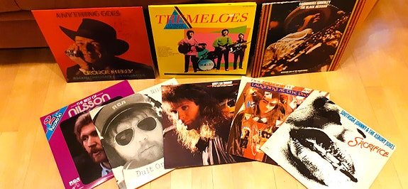 LP-levyjä Harry Nilsson George Melly Tremeloes Far Corporation James Last yms