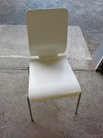 Valkoiset tuolit 6 kpl