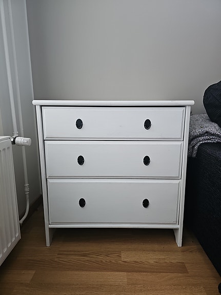 valkoinen ikea lipasto