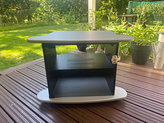 TV-pöytä