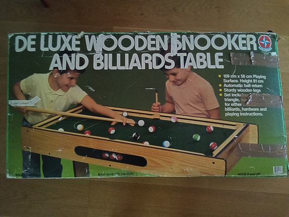 Lasten biljardipöytä, mailat ja pallot Huom! korkeus 81cm