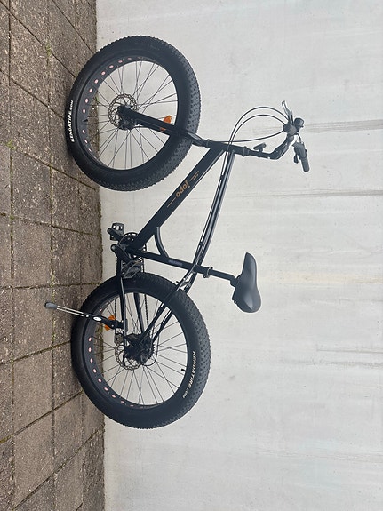Helkama maastopyörä 26" 48 cm unisex musta