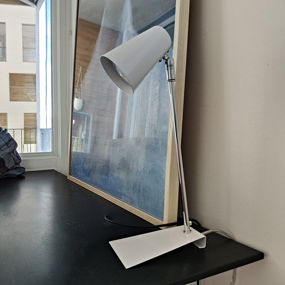 Valkoinen pöytävalaisin GU10 LED