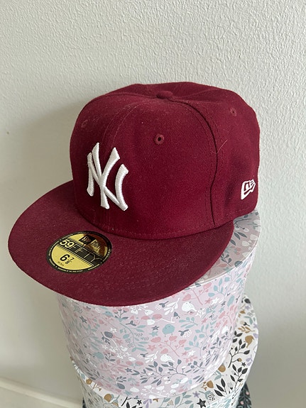 New Era lippis
