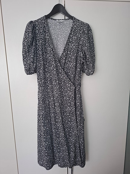 Cubus kietaisumekko