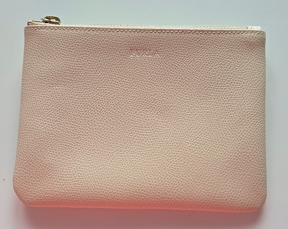 Furla vaaleanpunainen lompakko