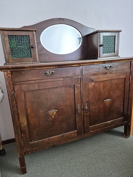Vanha senkki. Vintagea! Tuunattavaksi tai sellaisenaan käytettäväksi.