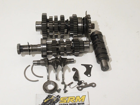 Suzuki GSX-R 750 -88-89 Moottorin Osia