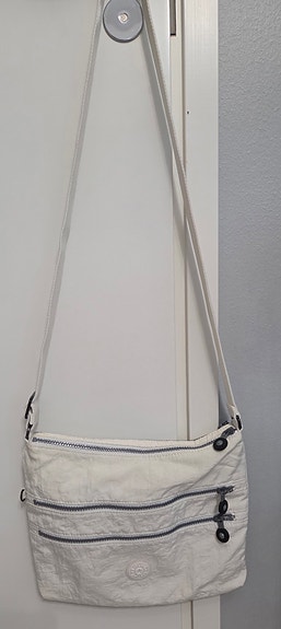 Kipling olkalaukku valjoinen