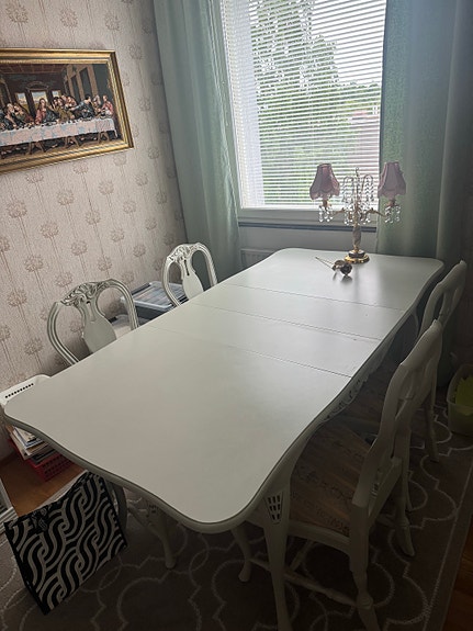 Talonpoikaisrokokoo ruokailuryhmä