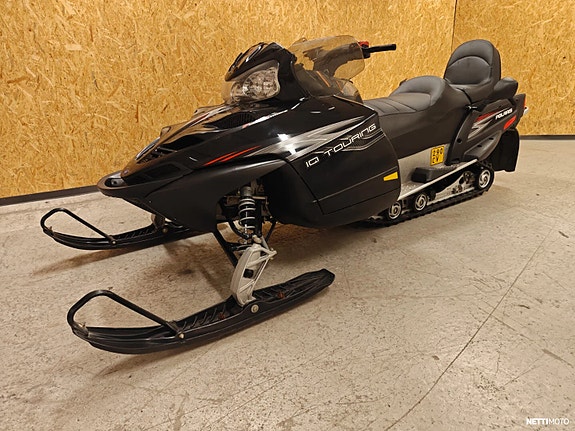 Kesäkampanja Polaris FS Touring 750 moottorikelkka