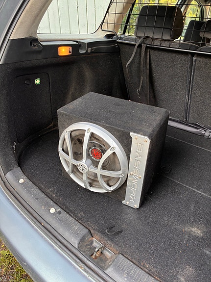 Auton subwoofer