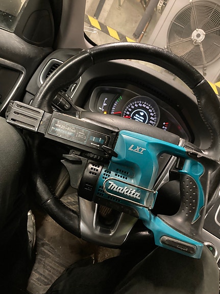 Makita LXT ruuvinväännin / ruuviautomaatti