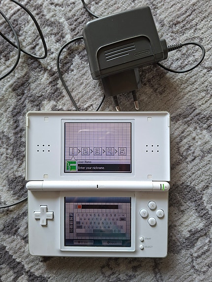 Nintendo DS Lite käsikonsoli valkoinen