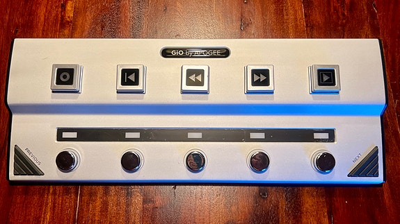 Apogee Gio, USB-kitaraäänikortti ja jalkakontrolleri