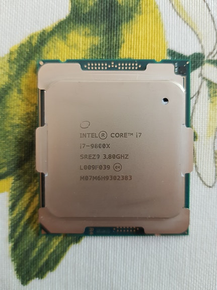 Intel Core i7 9800X