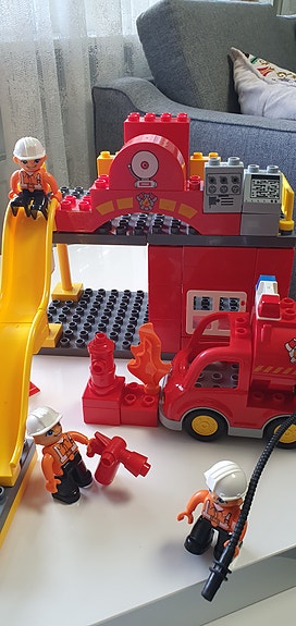 Paloasema Lego duplo
