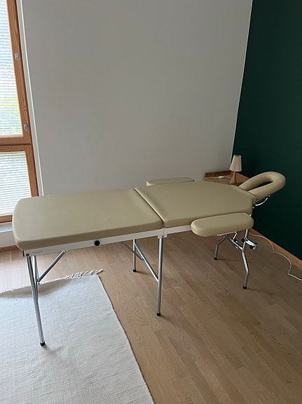 Beige Jaccara pro hierontapöytä