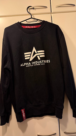 Aito Alpha Industries musta collegepaita, koko M