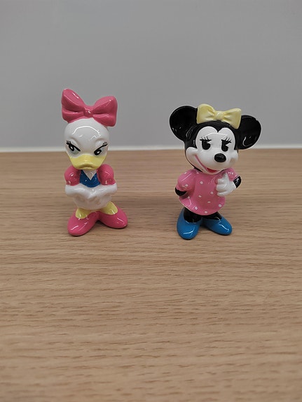Disneyn Japanilaiset figuurit 2 kpl Iines Ankka ja Minni Hiiri