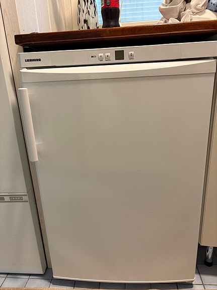 Liebherr kaappipakastin valkoinen