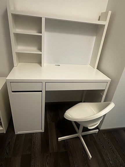 IKEA lasten työpöytä + hylly + työtuoli
