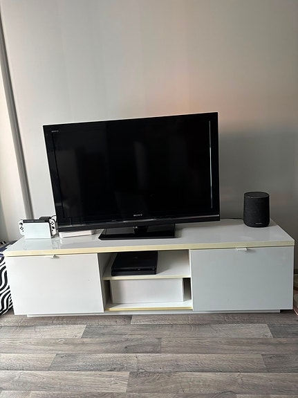 TV-lipasto