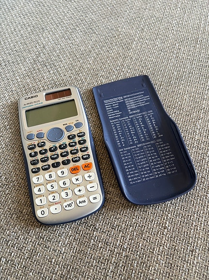 Casio fx-991ES PLUS funktiolaskin