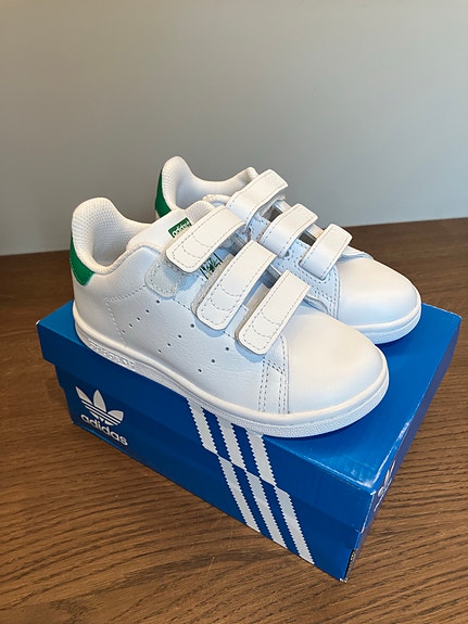 Uudet Adidas Stan Smith tarralenkkarit