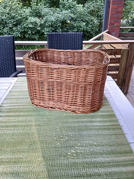 Iso rottinkikori , 42 x 28 x 23 cm