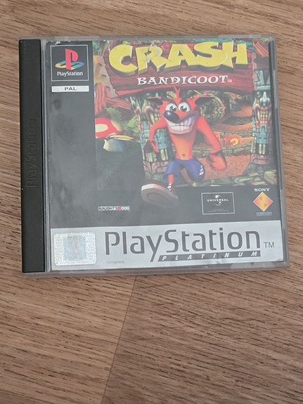 PlayStation Crash Bandicoot peli