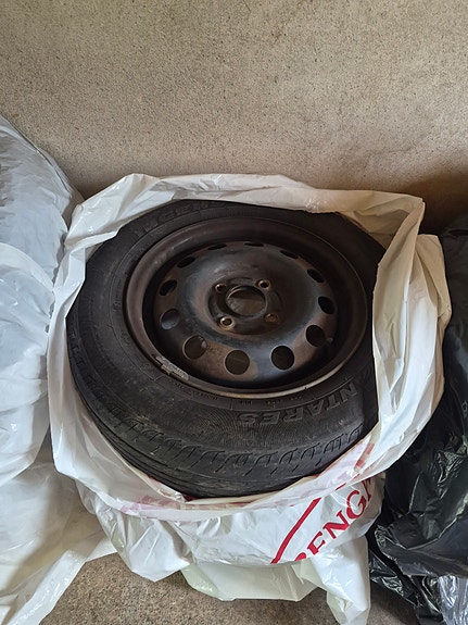 Ford Focus kesärenkaat 4x108 peltivanteilla