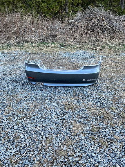 BMW takapuskuri harmaa