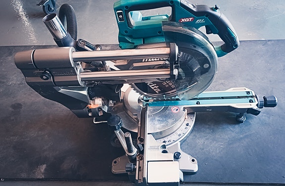 Makita Katkaisu- ja jiirisaha XGT LS002G