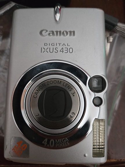 Canon Ixus 430 digikamera hopea