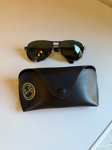 Ray-Ban polarisoidut aurinkolasit