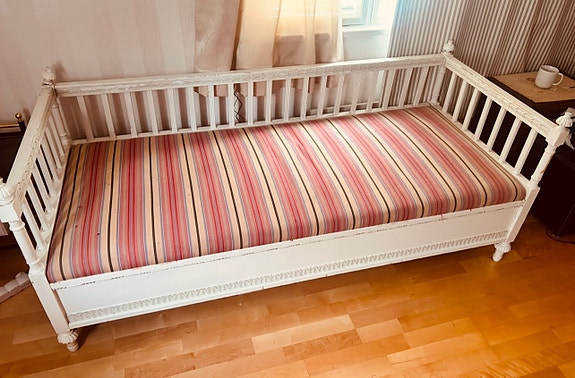 SOHVA kustavilainen tyyli