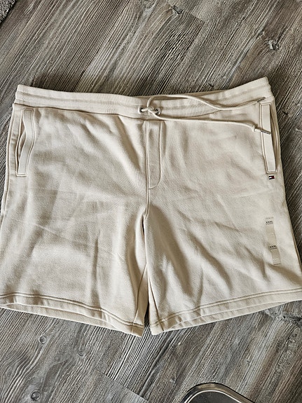 Tommy Hilfiger shortsit