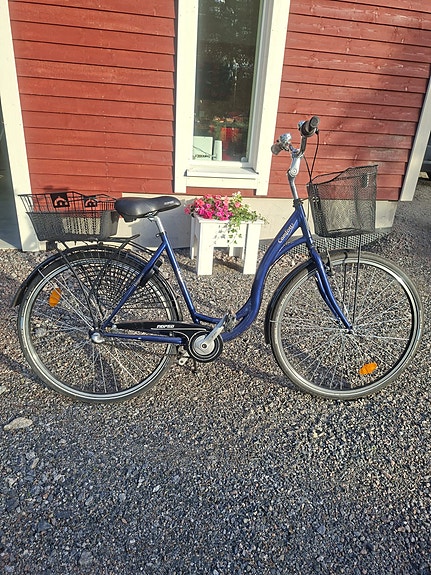 Nopsa naistenpyörä.