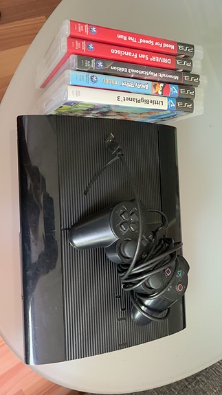 Sony PlayStation 3 pelikonsoli