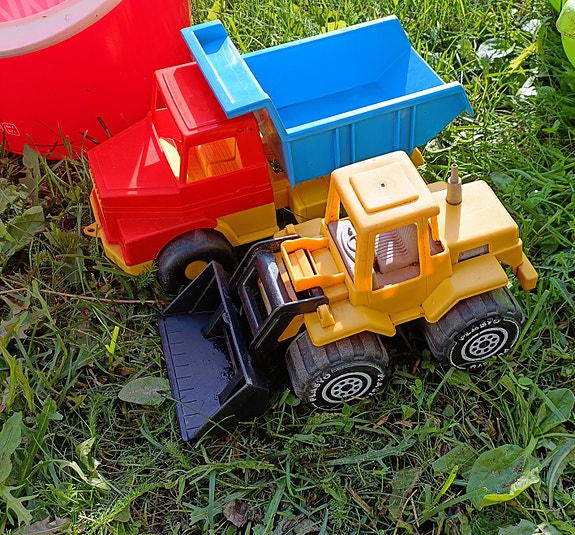 Plasto traktori + kuorma-auto