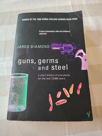 Jared Diamond: Guns, Germs and Steel -pokkari englanniksi