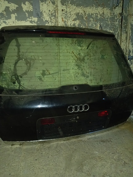 Audi takaluukku