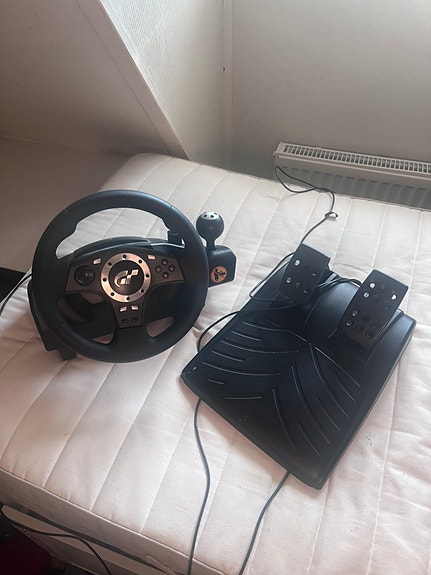 Logitech Driving Force Pro PS2 -ratti, polkimet ja vaihdevipu