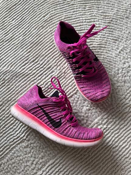 Nike Free Run Flyknit pinkit lenkkarit