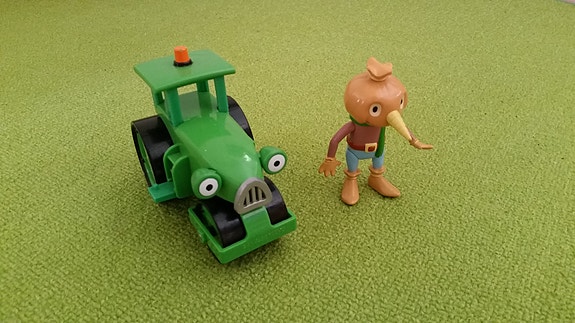 Puuha Pete leluauto Rolle ja linnunpelätin Piff