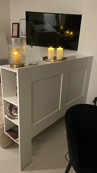 Ikea Valkoinen sängynpääty hyllyillä, 146cm